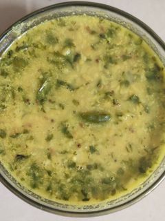 பாசிப்பருப்பு பொன்னாங்கண்ணி குழம்பு (Moong dal ponnankanni kulambu recipe in tamil) செய்முறை முக்கிய புகைப்படம்