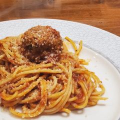 A picture of Momma's Meat Balls.