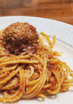 A picture of Momma's Meat Balls.