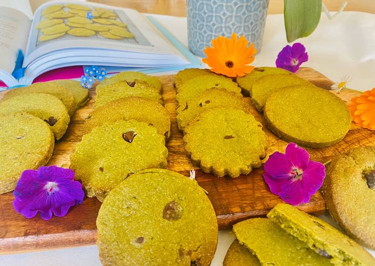 How to Prepare Super Quick Homemade Matcha and chocolate biscuits