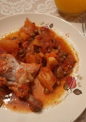 Una foto de Pollo a la cacerola con arvejas