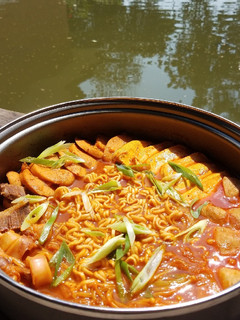 Foto resep Budae Jjigae (Army Stew)
