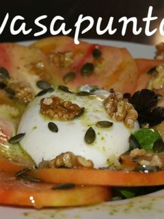 Una foto de Ensalada burrata 🍅