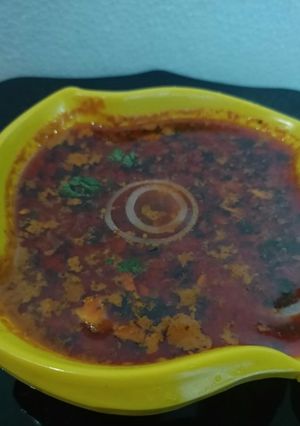 खोबऱ्याची आमटी (khobryachi aamti recipe in marathi) रेसिपी चे मुख्य फोटो 