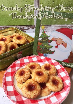 Foto resep Crunchy Strawberry Cheese Thumbprint Cookies
