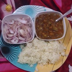 A picture of Makhni daal rajma.