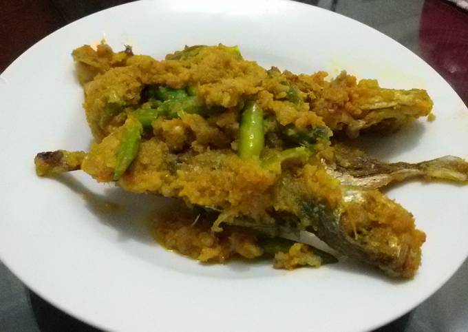 Ikan Selar bumbu kuning