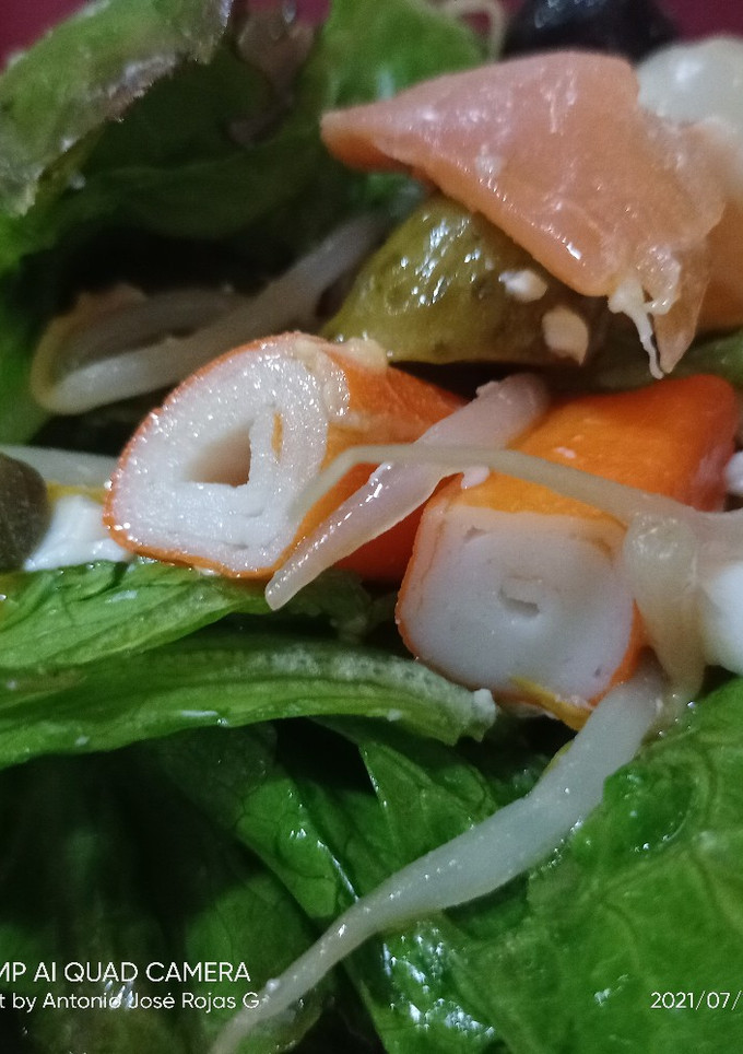 Una foto de Ensalada maravilla con compañía