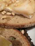 Tartine poire et brie