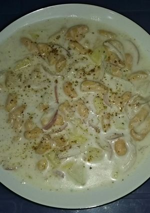 A picture of Dahi aalu phulki.