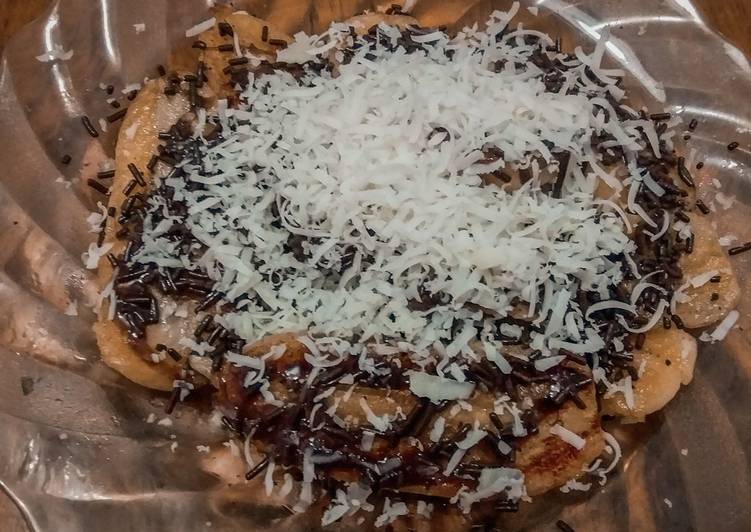 21.Pisang Coklat Keju (PISCOKJU)