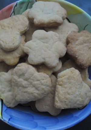 A picture of Custard Biscuits.