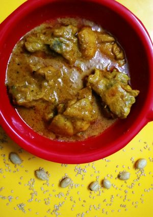 A picture of Till badam murg.
