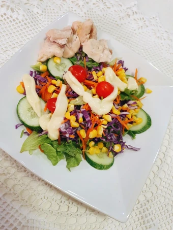 Cara Simple Menyiapkan Resep  Salad sayur dengan ayam kukus yang Enak, Lezat