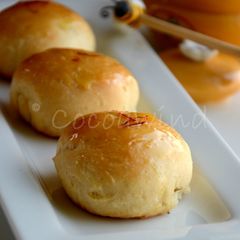 Chocolate & Cream cheese filled buns A picture of Chocolate & Cream cheese filled buns.