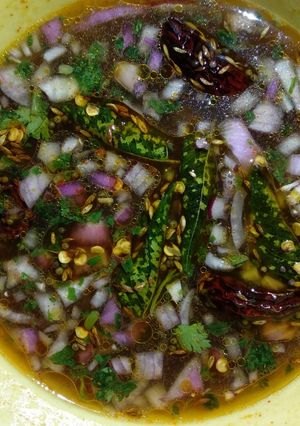 A picture of Pachipulusu (tamarind soup).