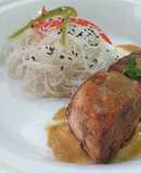 Salmón estilo Thai con salsa de coco y mango