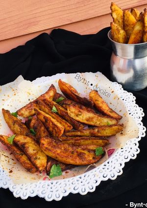 A picture of Baked potato wedges.