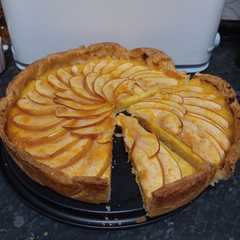 A picture of Apple and Custard Tart.