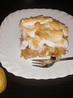 Egyszerű körtefelfújt, habsapkában recept fotója