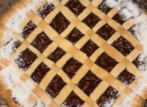 Una foto de Pastafrola y ojitos de dulce de leche SOLO CON ACEITE