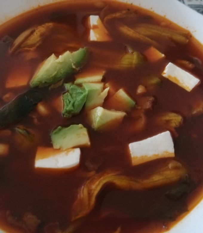 Una foto de Sopa campesina solo vegetales🌽🥑🍄🌻