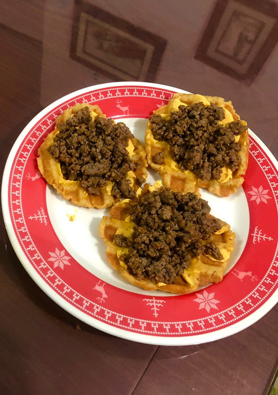 Una foto de Hot cake keto con carne molida