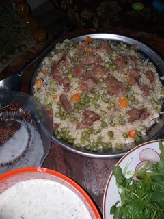 صورة لوصفة رز بازيلا مع اللحمة والجزر