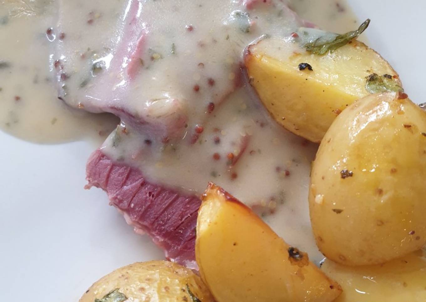 Corned beef mustard sauce