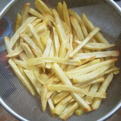 A picture of French fries.