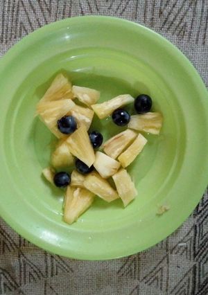 A picture of Pineapple and grapes salad #Localfoodchallenge_Nairobiwest.