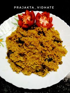 वांगी भात (Vangi bhat recipe in Marathi) रेसिपी चे मुख्य फोटो