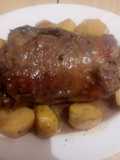 Pollo de campo relleno de carne de venado y dátiles 