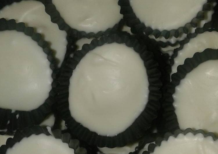 Bagaimana Menyiapkan Permen coklat putih isi mente, Bisa Manjain Lidah