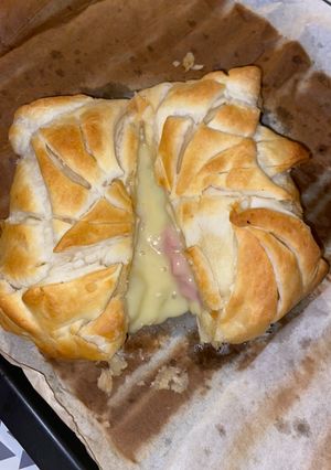 Une photo de Camembert en croûte aux lardons et pommes de terre