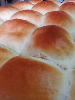 Una foto de Pan de brioche relleno de dulce de leche