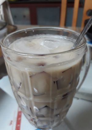 Hình của món Trà sữa thạch rau câu và trân châu.