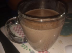 Una foto de Champurrado o atole de Chocolate