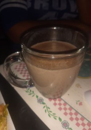 Una foto de Champurrado o atole de Chocolate