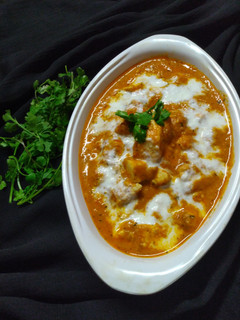 रेस्टोरेंट स्टाइल पनीर मखनी (Restaurant style paneer makhani recipe in hindi) रेसिपी मुख्य फोटो