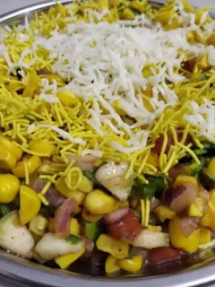 સ્પાઈસી કોર્ન ચાટ(spicy corn chat recipe in Gujarati) રેસીપી મુખ્ય ફોટો