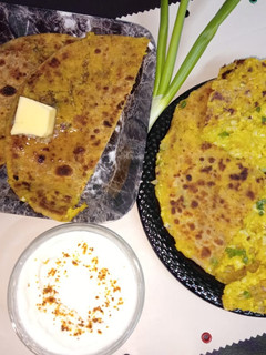 गोभी-आलू-प्याज़ का पराठा (Gobhi aloo pyaz ka paratha recipe in Hindi) रेसिपी मुख्य फोटो