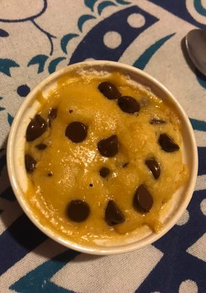 Una foto de Galleta de chispas de chocolate de microondas