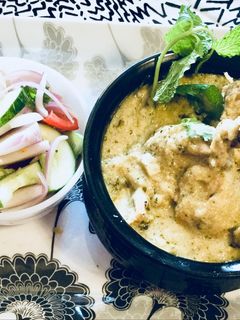 वाईट ग्रेवी चिकन लबाबदार (White gravy chicken lababdar recipe in hindi) रेसिपी मुख्य फोटो