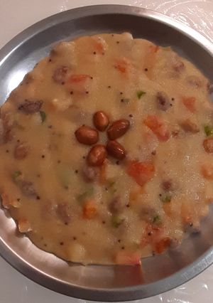A picture of Semolina veggie upma.