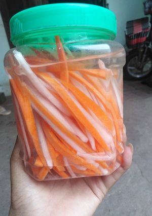 Hình của món Cà rốt củ cải chua.