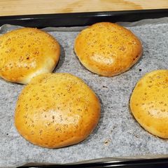 Hamburger buns A picture of Hamburger buns.