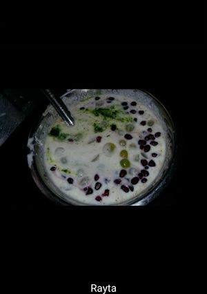A picture of Fruit raita.