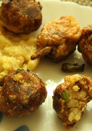 A picture of Fried Bread Balls.