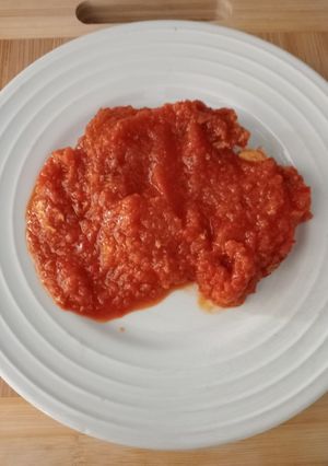 Una foto de 🐟🗡️Emperador con salsa de tomate🍅